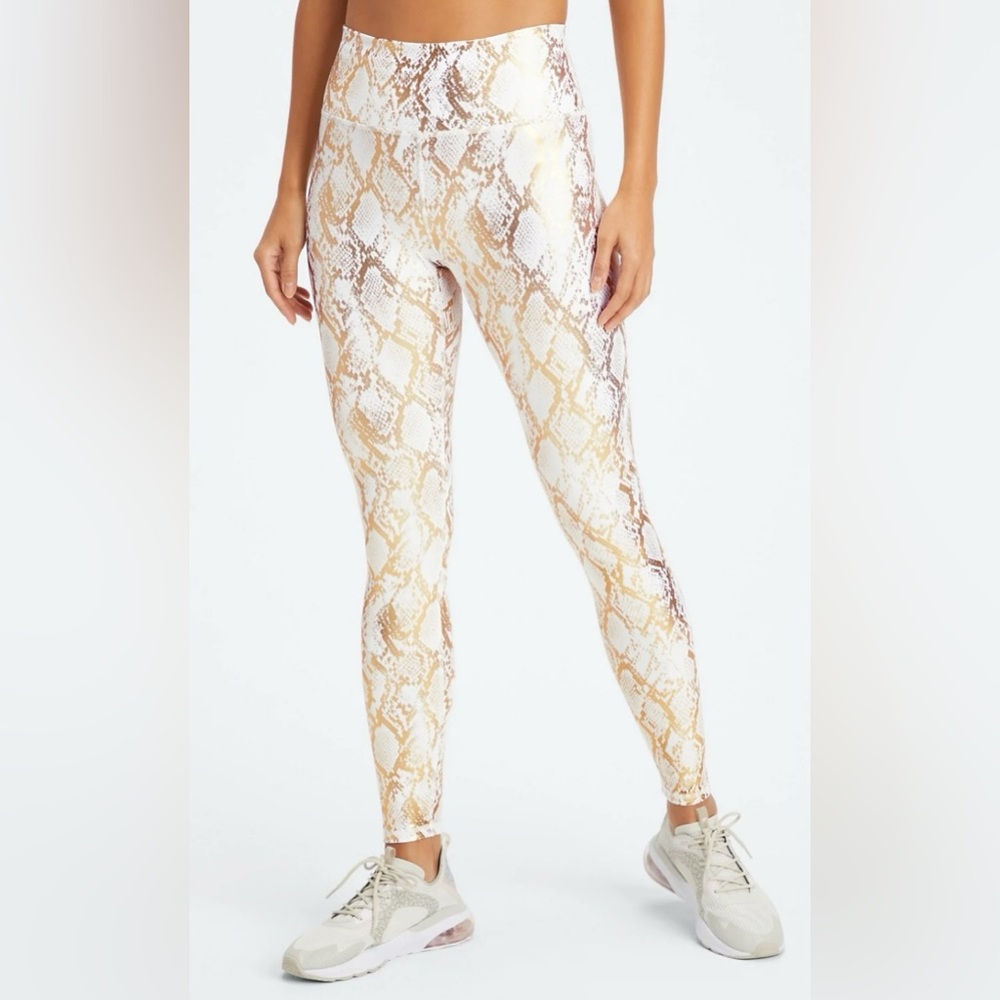 NWT Fabletics Define Powerhold Foil 7/8 Leggings